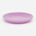 Bild in Galerie-Betrachter laden, Set-Bestandteil Katzenteller pink aus Porzellan in Größe 20 cm – Ansicht von schräg oben (200)