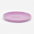 Bild in Galerie-Betrachter laden, Set-Bestandteil Katzenteller pink aus Porzellan in Größe 22 cm – Ansicht von schräg oben (220)