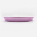 Load image into Gallery viewer, Seitenansicht Katzenteller pink aus Porzellan in Größe 22 cm (Berry Shake)
