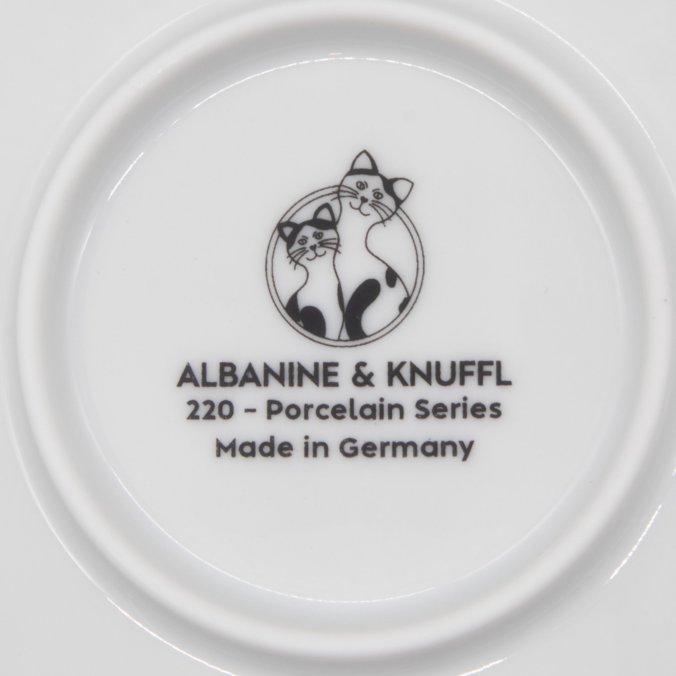 Nahaufnahme Bodenmarke auf Rückseite Set-Bestandteil Katzenteller aus Porzellan in Größe 22 cm (220)