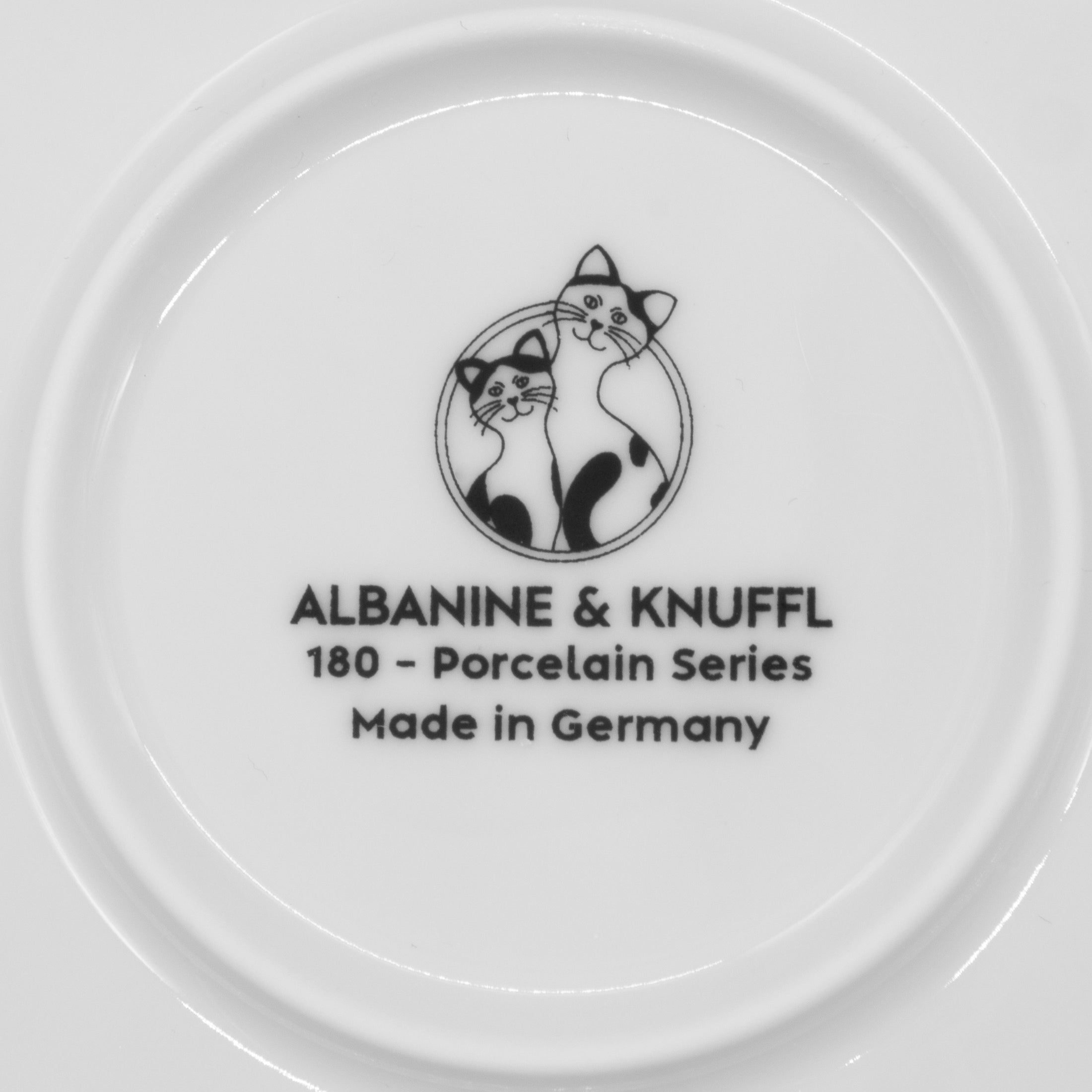 Nahaufnahme Bodenmarke auf Rückseite Set-Bestandteil dunkelblauer Katzenteller aus Porzellan in Größe 18 cm (180)