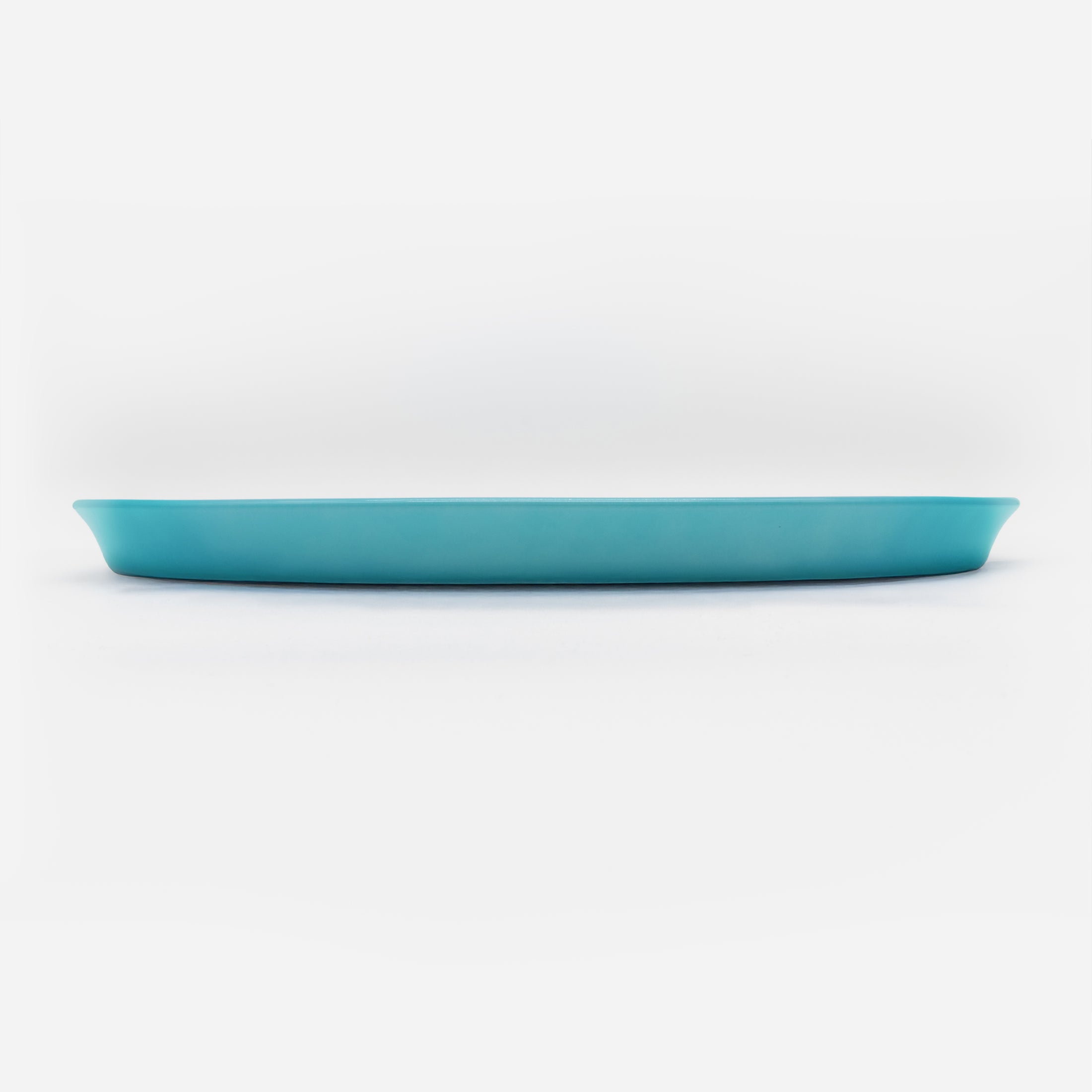 Seitenansicht blauer Katzenteller aus Porzellan in Größe 42 cm (Mountain Lake)