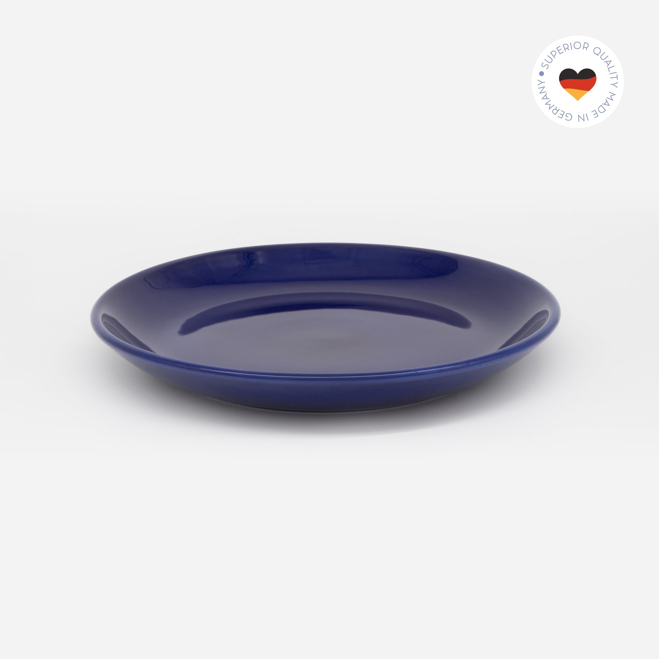 Dunkelblauer Katzenteller aus Porzellan in Größe 18 cm – Ansicht von schräg oben (Moonlit Atlantic)