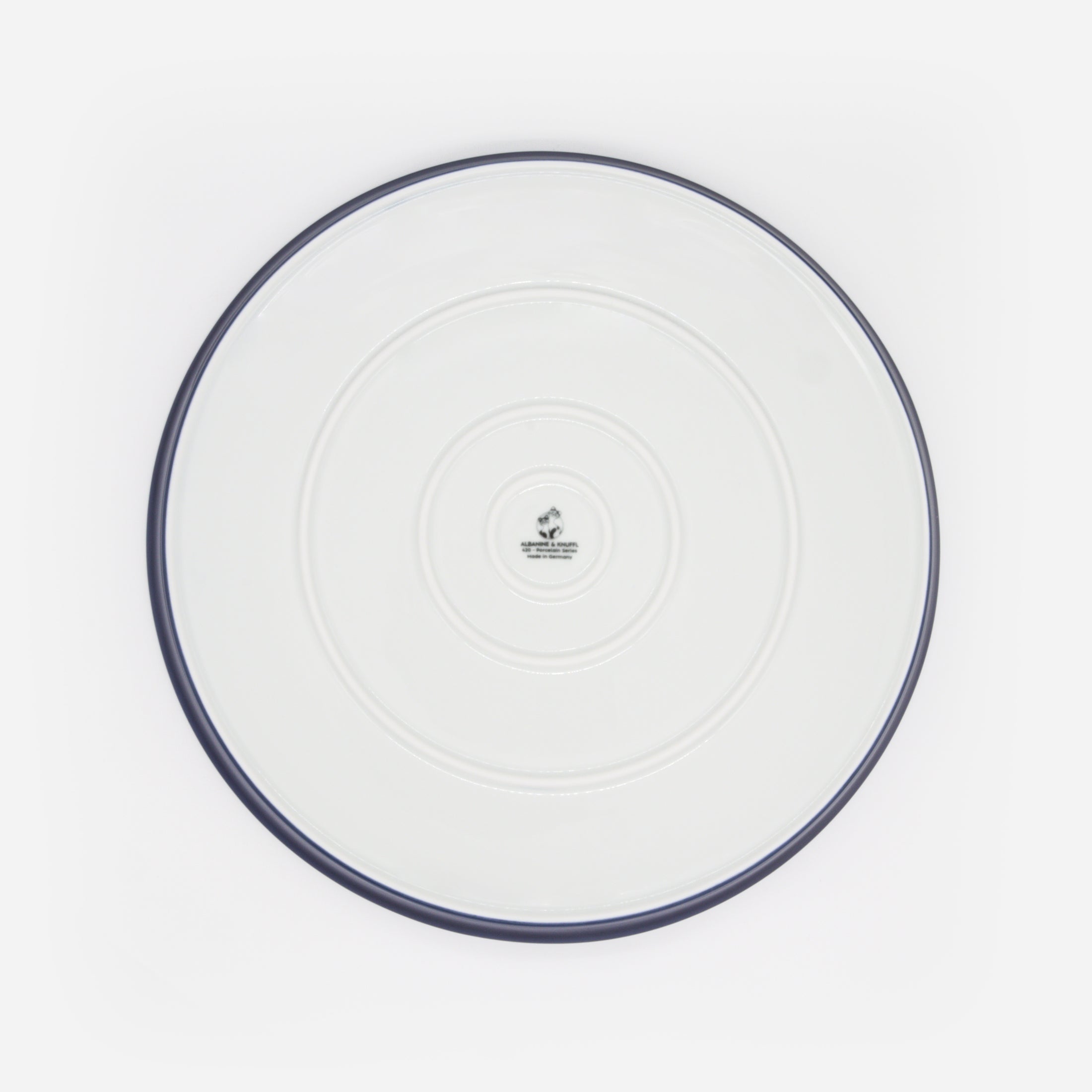 Rückseite dunkelblauer Katzenteller aus Porzellan in Größe 42 cm mit Füßen und Bodenmarke – Ansicht von oben (Moonlit Atlantic)