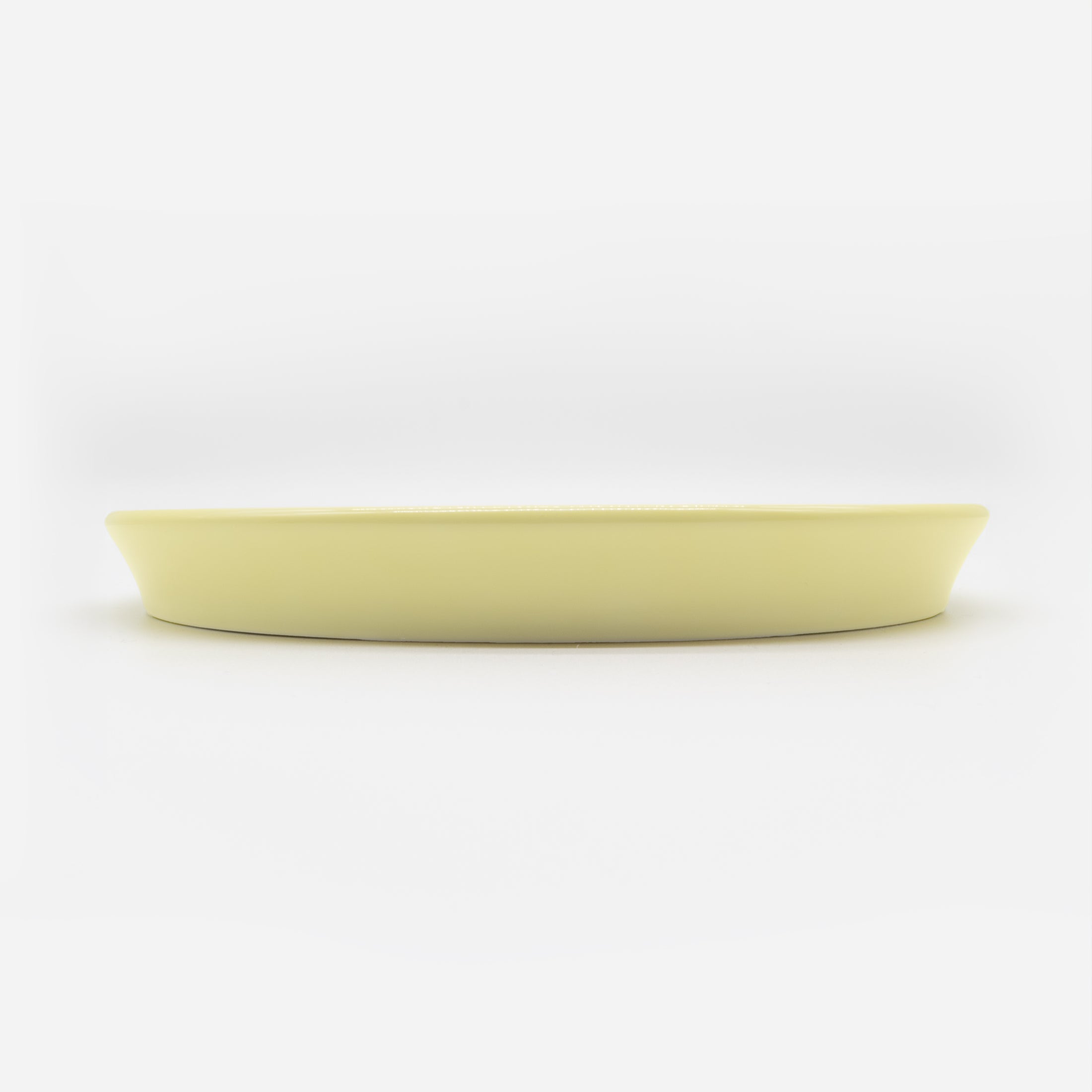 Seitenansicht gelber Katzenteller aus Porzellan in Größe 22 cm (Faded Linden Yellow)