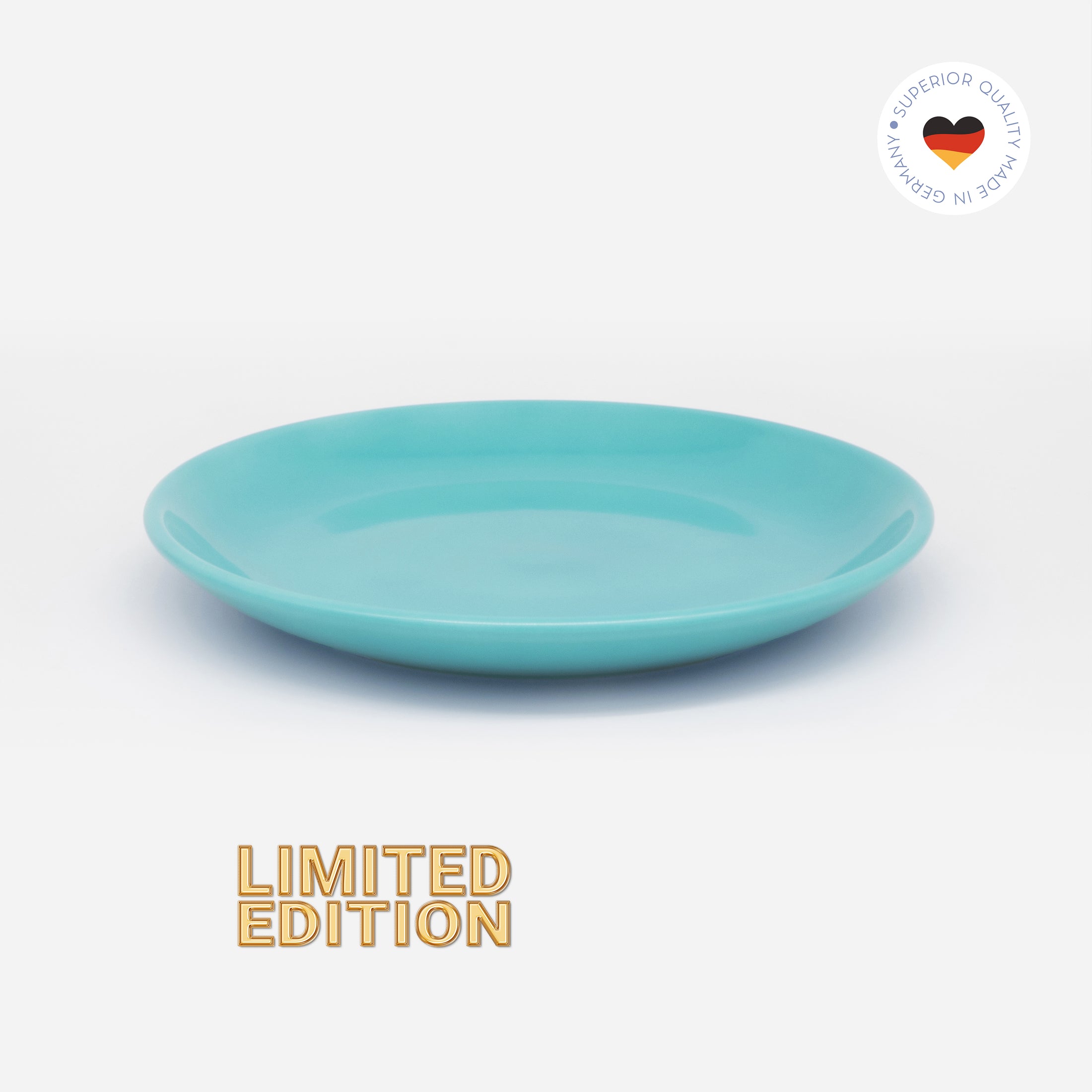 Hellblauer Katzenteller aus Porzellan in Größe 18 cm – Ansicht von schräg oben