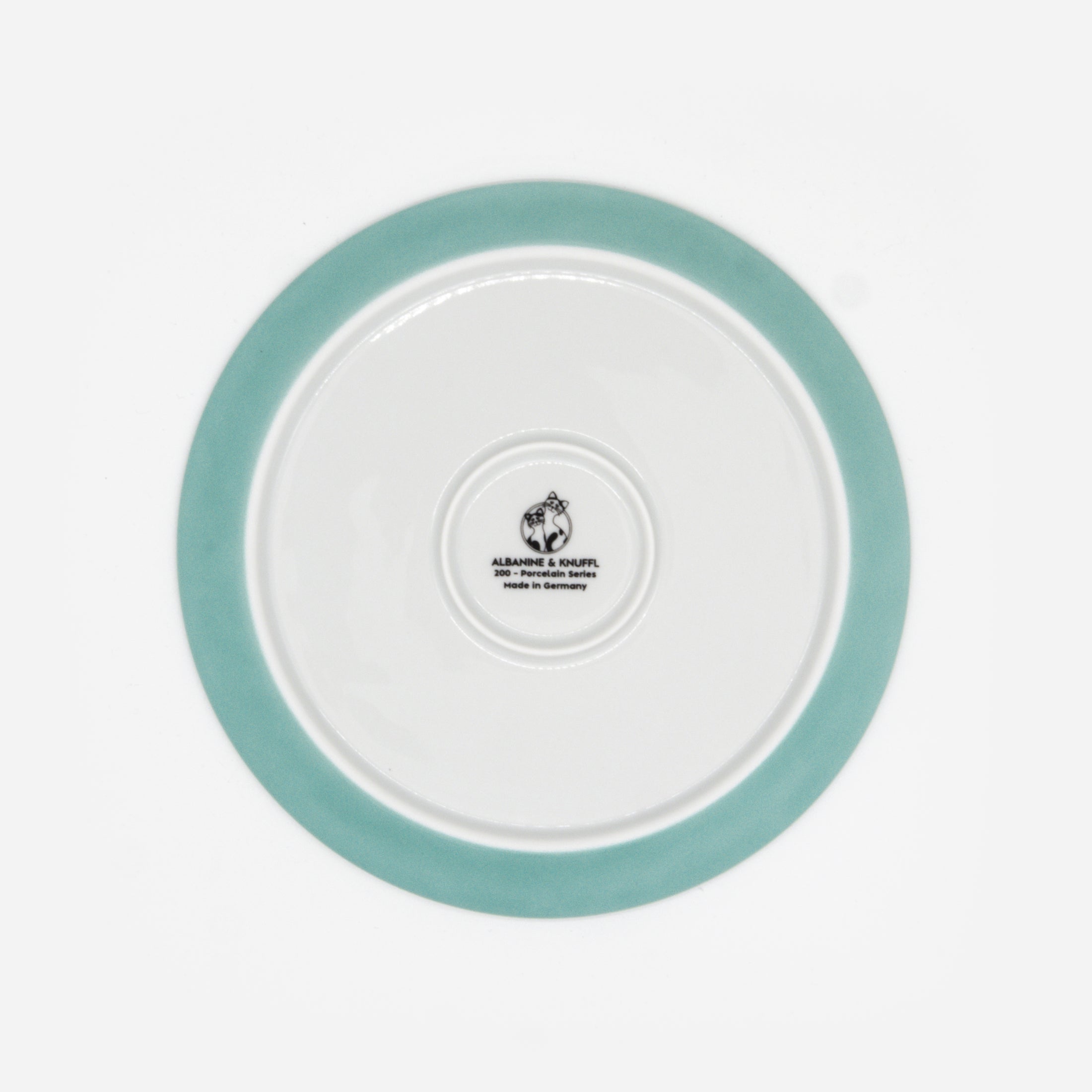 Rückseite Katzenteller türkis aus Porzellan in Größe 20 cm mit Füßen und Bodenmarke – Ansicht von oben (Jungle Dawn)