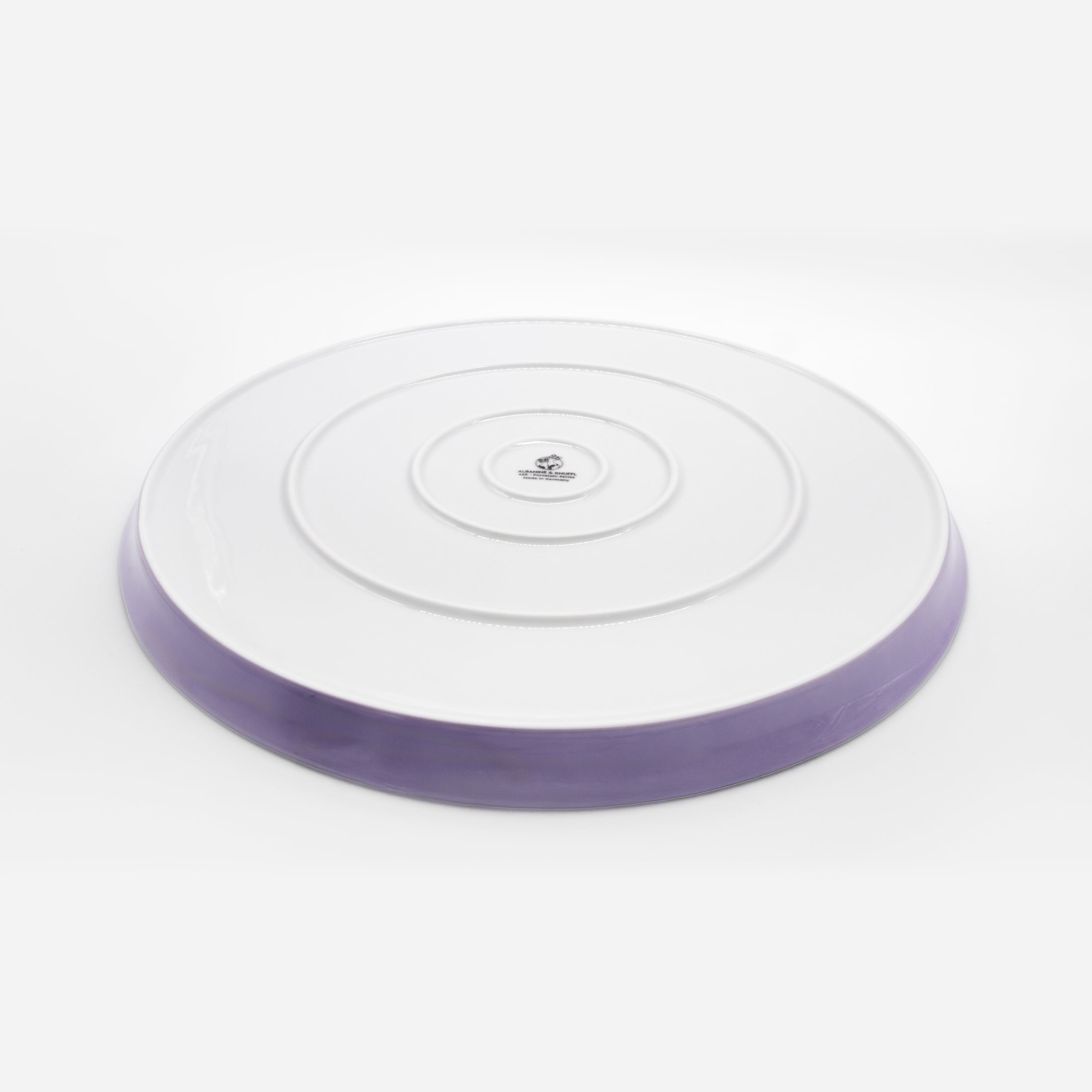 Rückseite Katzenteller violett aus Porzellan in Größe 42 cm mit Füßen – Ansicht von schräg oben (Easter Egg)