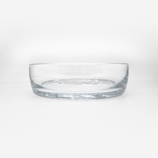 Seitenansicht Trinkschale für Katzen aus farblosem Kristallglas in Größe 18 cm