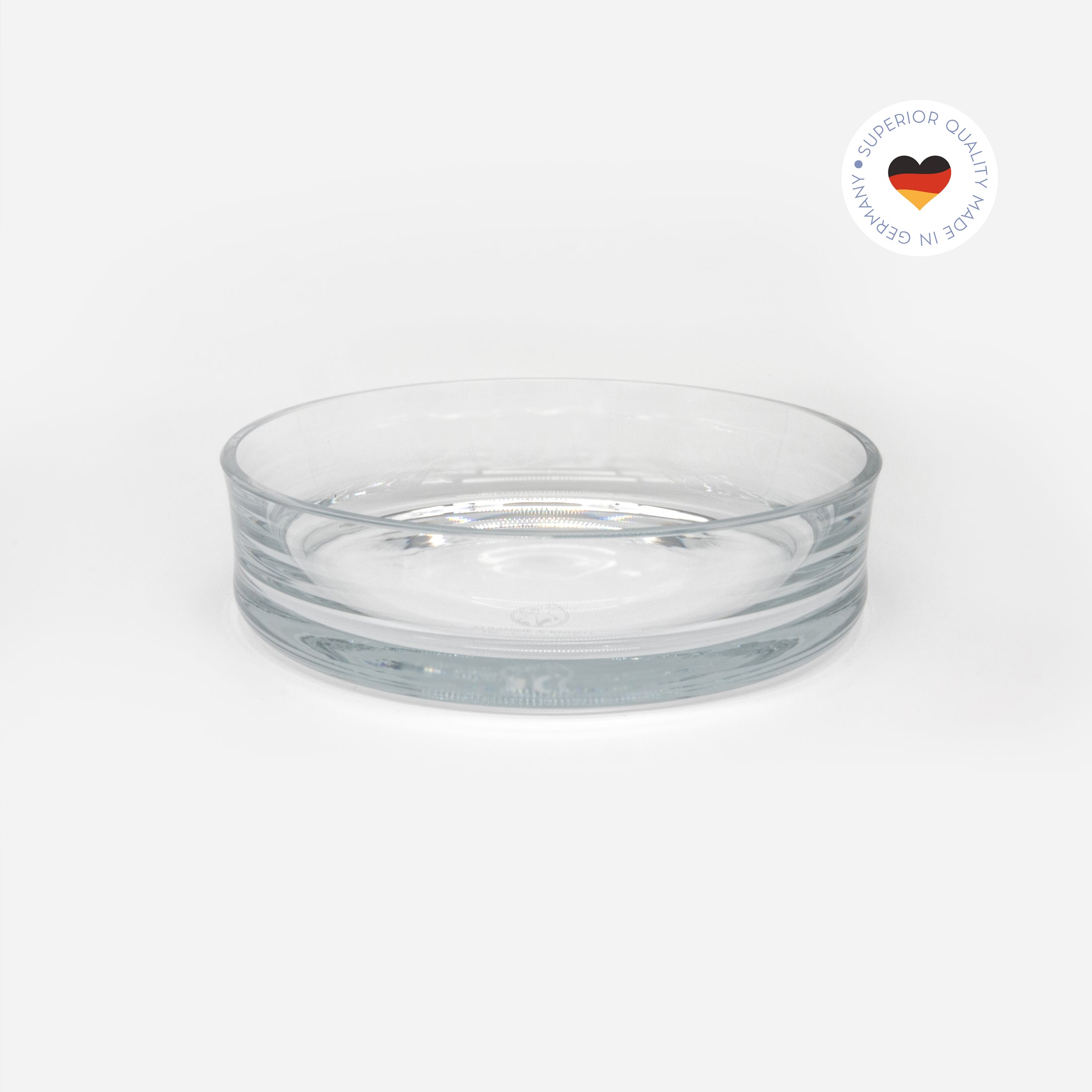 Trinkschale für Katzen aus farblosem Kristallglas in Größe 22 cm – Ansicht von schräg oben